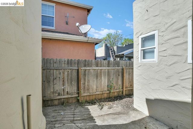 1160 West St, Pittsburg, CA 94565