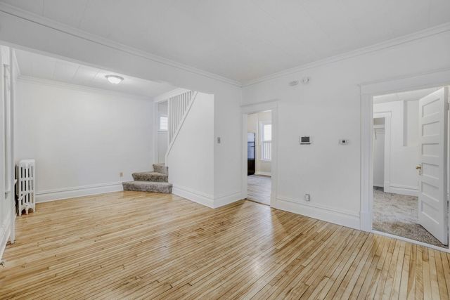 595 Hawthorne Avenue E, Saint Paul, MN 55130