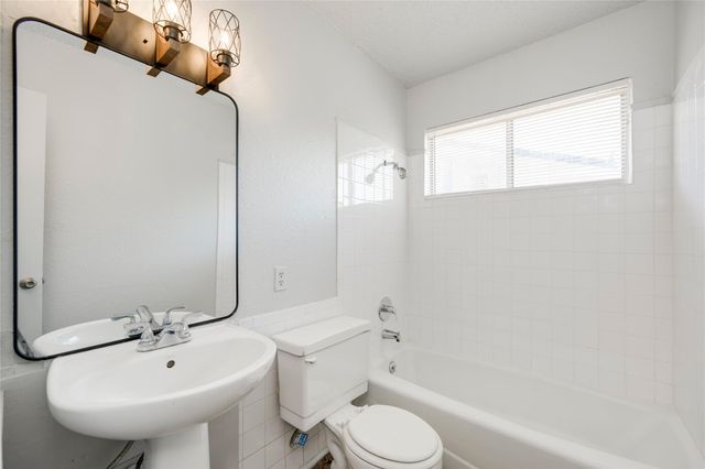 5900 Glen Meadow DR, Austin, TX 78745