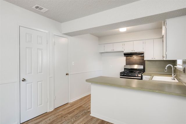 5900 Glen Meadow DR, Austin, TX 78745