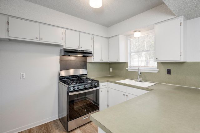 5900 Glen Meadow DR, Austin, TX 78745