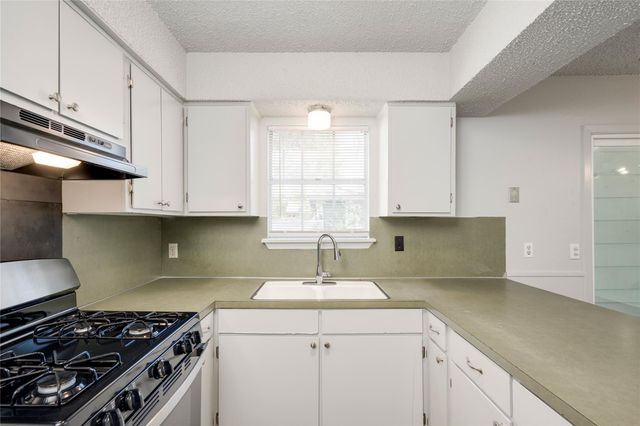 5900 Glen Meadow DR, Austin, TX 78745