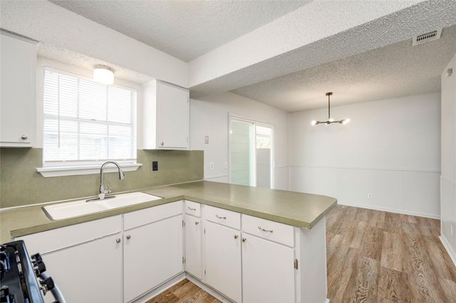 5900 Glen Meadow DR, Austin, TX 78745