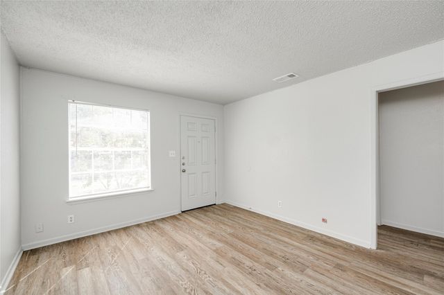 5900 Glen Meadow DR, Austin, TX 78745