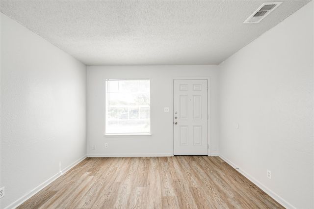 5900 Glen Meadow DR, Austin, TX 78745