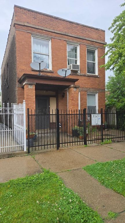 3142 W 40th Place, Chicago, IL 60632