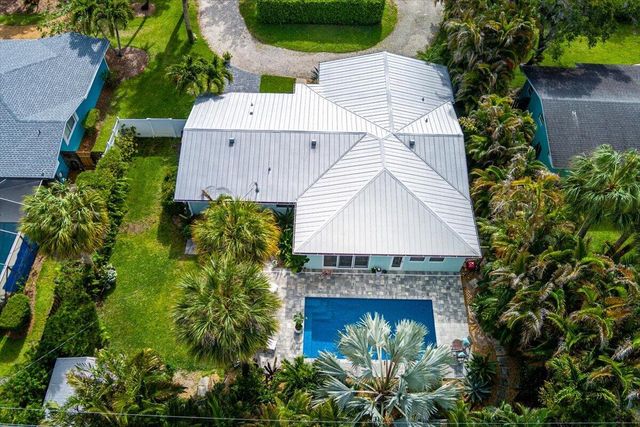 206 SE Wentworth Drive, Stuart, FL 34996