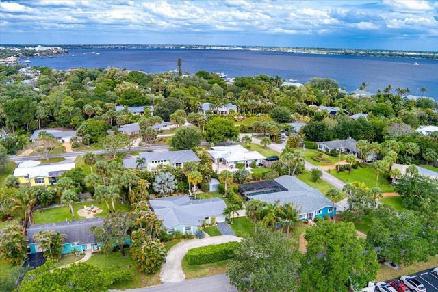 206 SE Wentworth Drive, Stuart, FL 34996