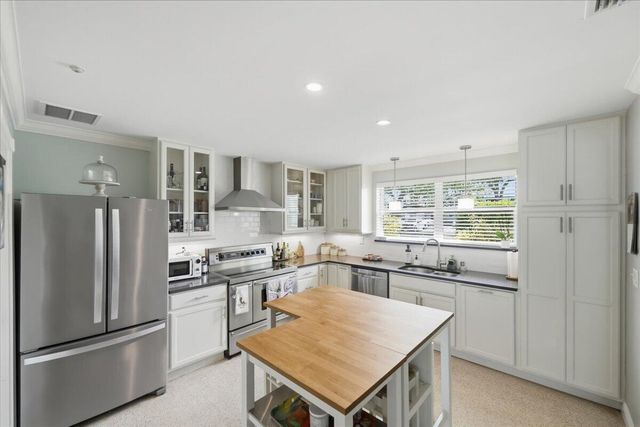 206 SE Wentworth Drive, Stuart, FL 34996