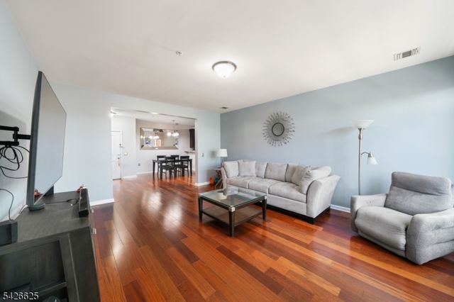 104 E Elizabeth Ave 310, Linden City, NJ 07036