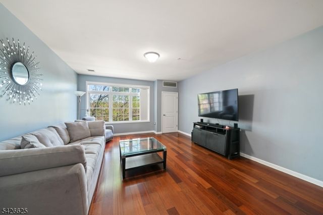 104 E Elizabeth Ave 310, Linden City, NJ 07036