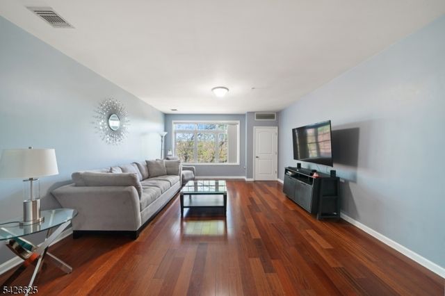 104 E Elizabeth Ave 310, Linden City, NJ 07036