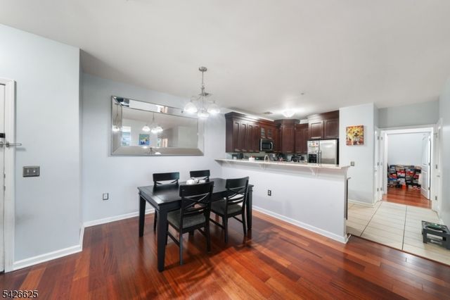 104 E Elizabeth Ave 310, Linden City, NJ 07036