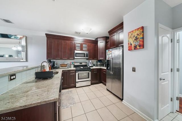 104 E Elizabeth Ave 310, Linden City, NJ 07036