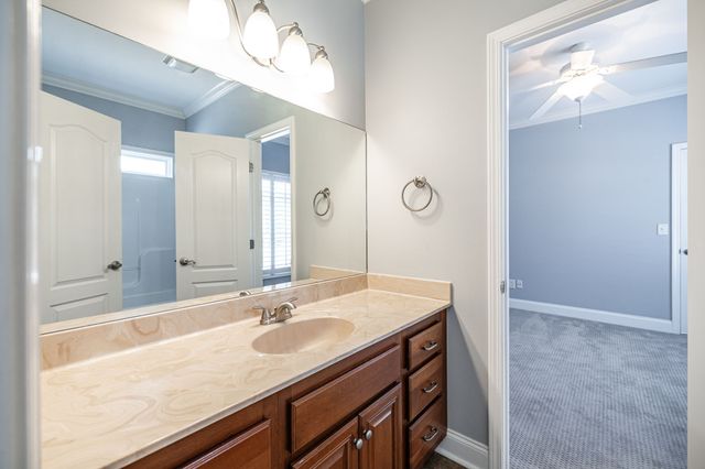 8044 Charlotte Pike, Nashville, TN 37221