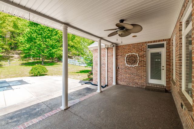8044 Charlotte Pike, Nashville, TN 37221