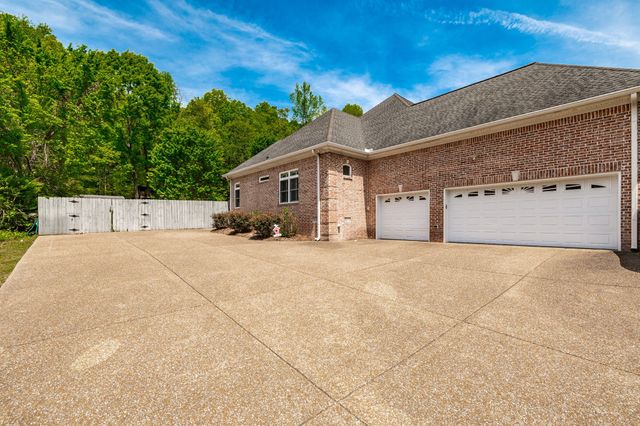 8044 Charlotte Pike, Nashville, TN 37221