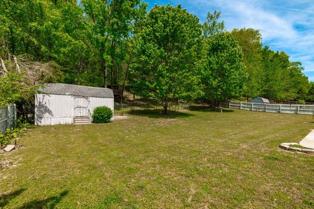 8044 Charlotte Pike, Nashville, TN 37221
