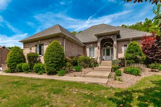 8044 Charlotte Pike, Nashville, TN 37221