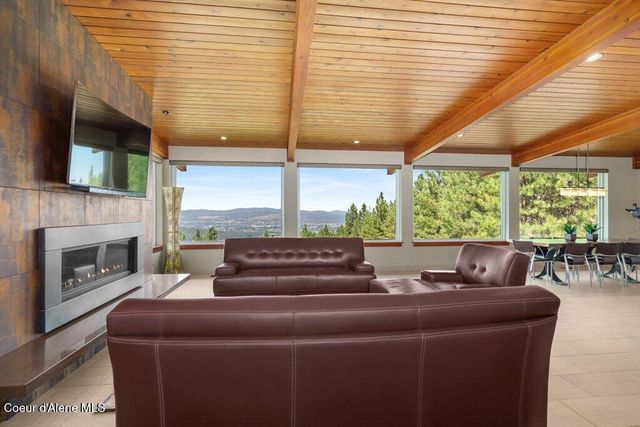1035 S Valleyview RD, Post Falls, ID 83854