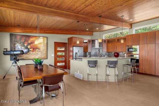 1035 S Valleyview RD, Post Falls, ID 83854