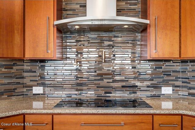 1035 S Valleyview RD, Post Falls, ID 83854
