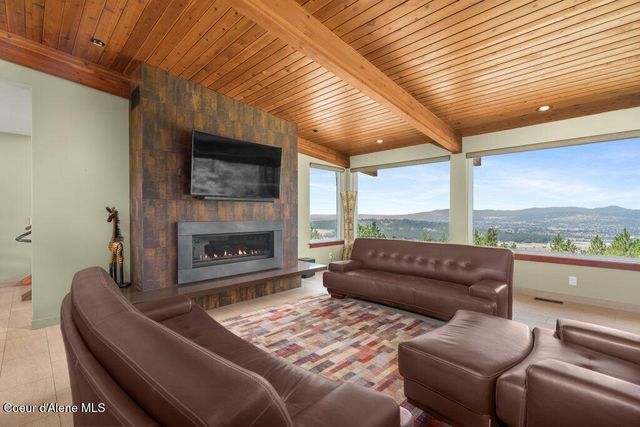 1035 S Valleyview RD, Post Falls, ID 83854