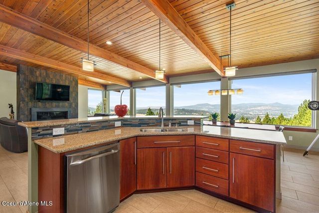 1035 S Valleyview RD, Post Falls, ID 83854
