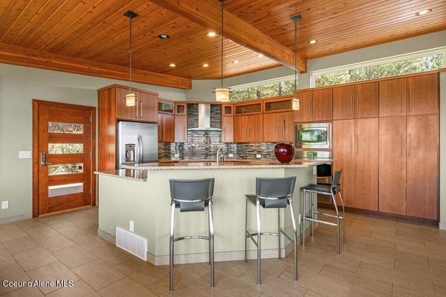 1035 S Valleyview RD, Post Falls, ID 83854