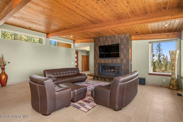 1035 S Valleyview RD, Post Falls, ID 83854
