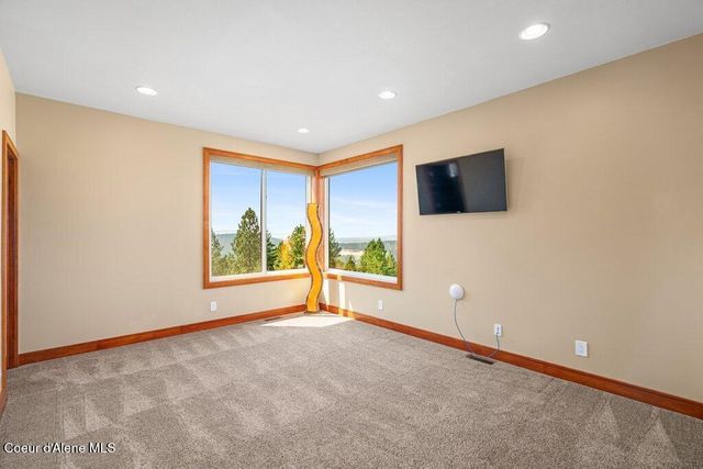 1035 S Valleyview RD, Post Falls, ID 83854