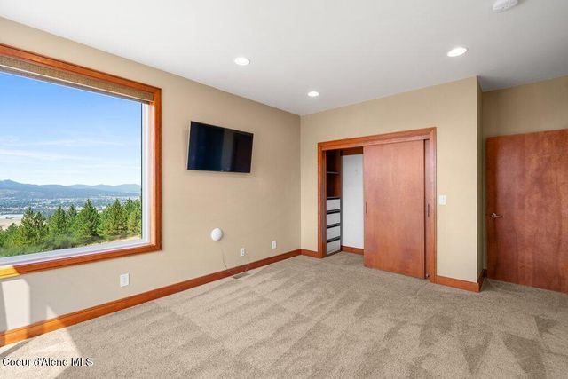 1035 S Valleyview RD, Post Falls, ID 83854