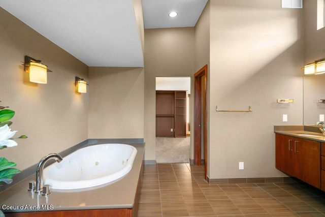 1035 S Valleyview RD, Post Falls, ID 83854
