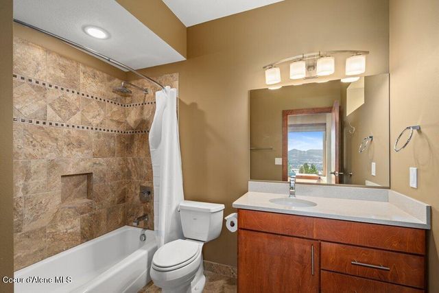 1035 S Valleyview RD, Post Falls, ID 83854