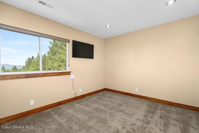1035 S Valleyview RD, Post Falls, ID 83854