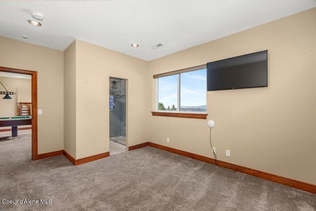 1035 S Valleyview RD, Post Falls, ID 83854