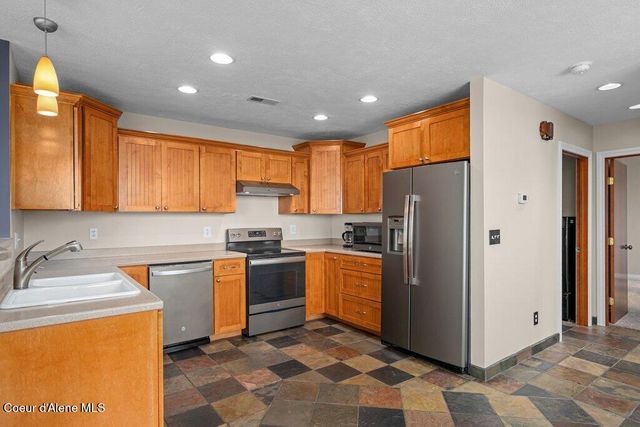 1035 S Valleyview RD, Post Falls, ID 83854