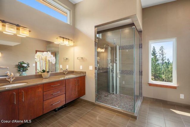 1035 S Valleyview RD, Post Falls, ID 83854