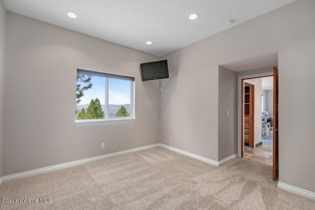 1035 S Valleyview RD, Post Falls, ID 83854