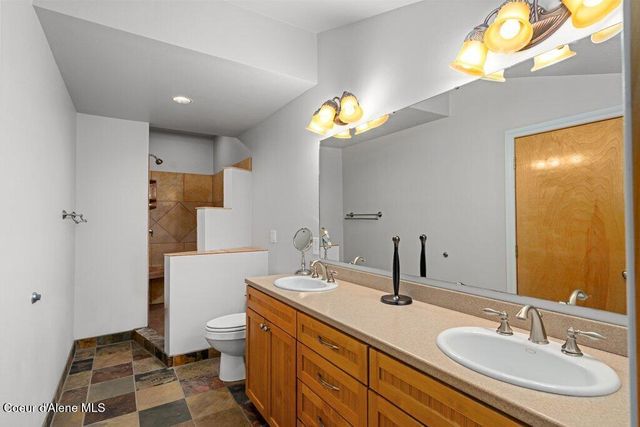1035 S Valleyview RD, Post Falls, ID 83854