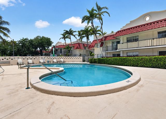 6705 N KENDALL Drive 307, Pinecrest, FL 33156