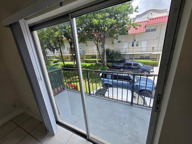 6705 N KENDALL Drive 307, Pinecrest, FL 33156