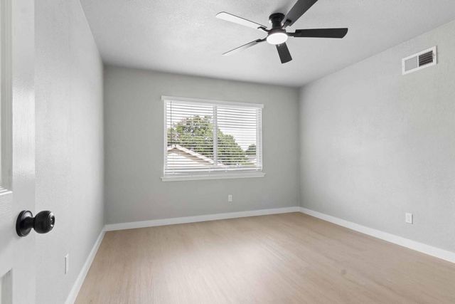 10423 Quiet Hill Road, La Porte, TX 77571