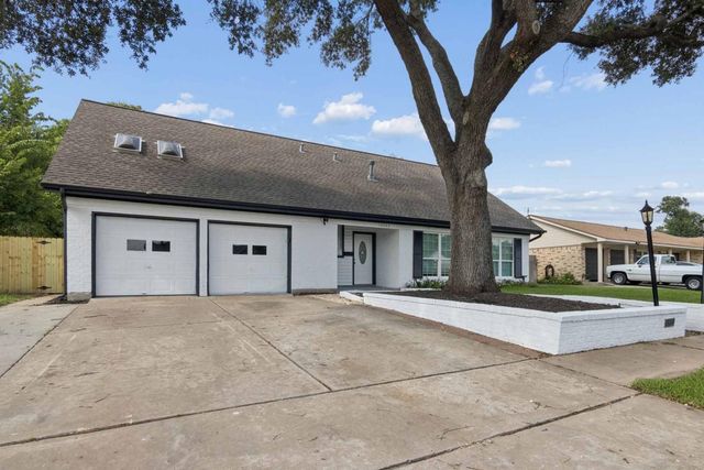 10423 Quiet Hill Road, La Porte, TX 77571