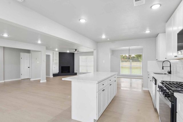 10423 Quiet Hill Road, La Porte, TX 77571