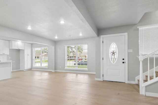 10423 Quiet Hill Road, La Porte, TX 77571