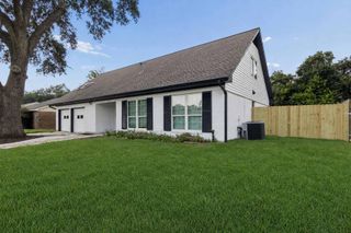 10423 Quiet Hill Road, La Porte, TX 77571