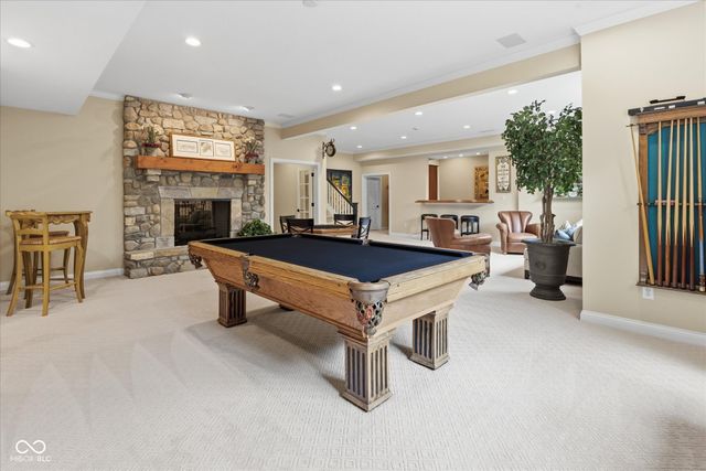 8 Shannon Road, Zionsville, IN 46077