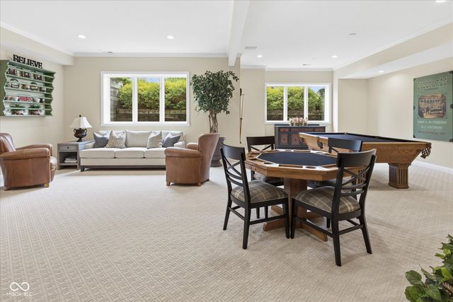 8 Shannon Road, Zionsville, IN 46077