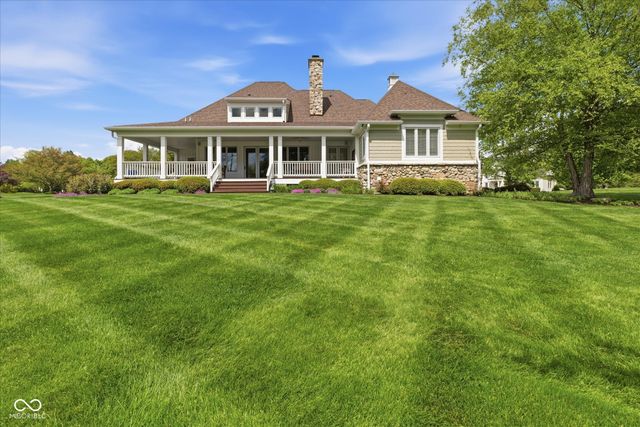 8 Shannon Road, Zionsville, IN 46077